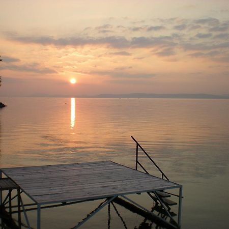 Aba Sea House Villa Balatonszarszo Bagian luar foto