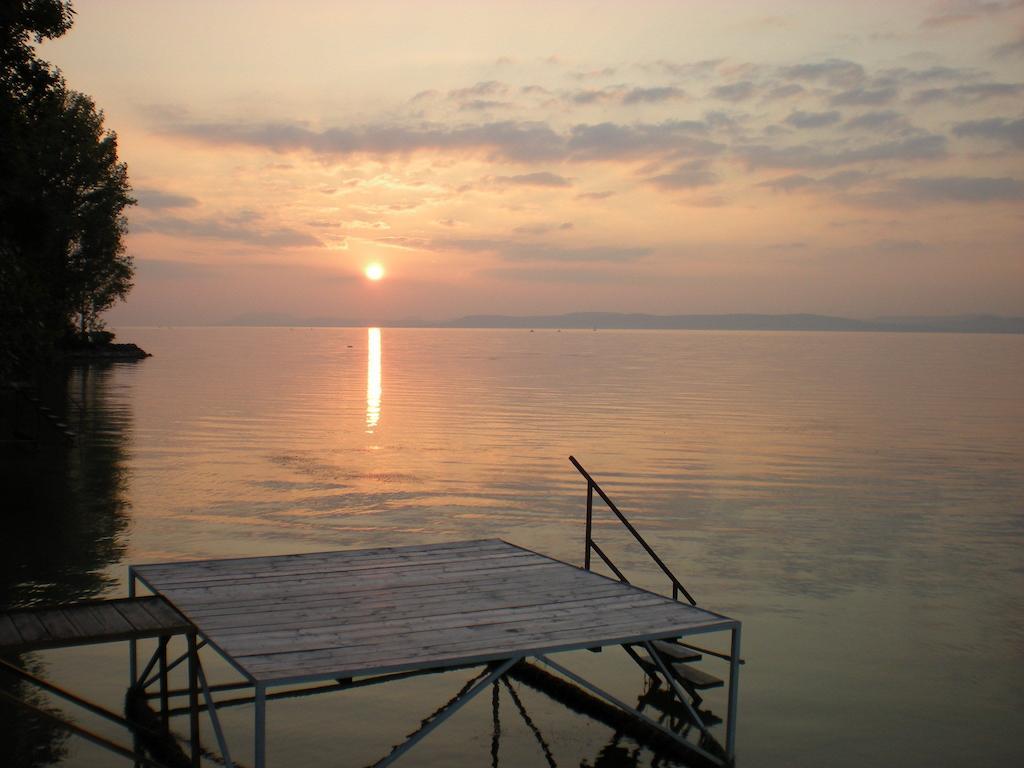 Aba Sea House Villa Balatonszarszo Bagian luar foto