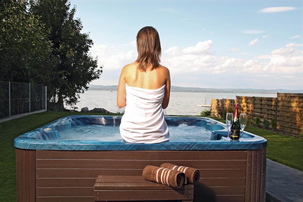 Aba Sea House Villa Balatonszarszo Bagian luar foto